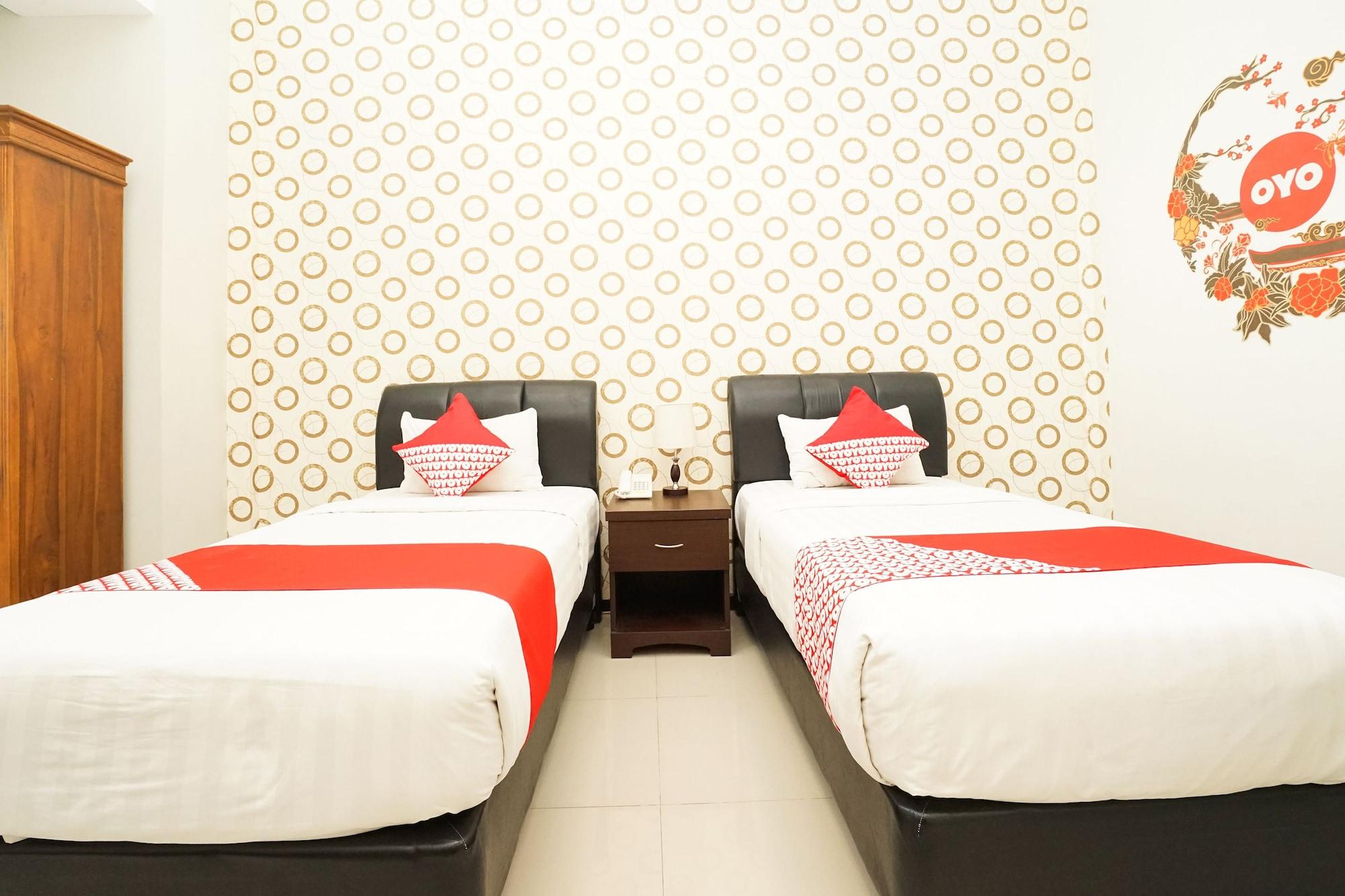 Oyo 282 Putri Utari Residence Маланг Екстериор снимка