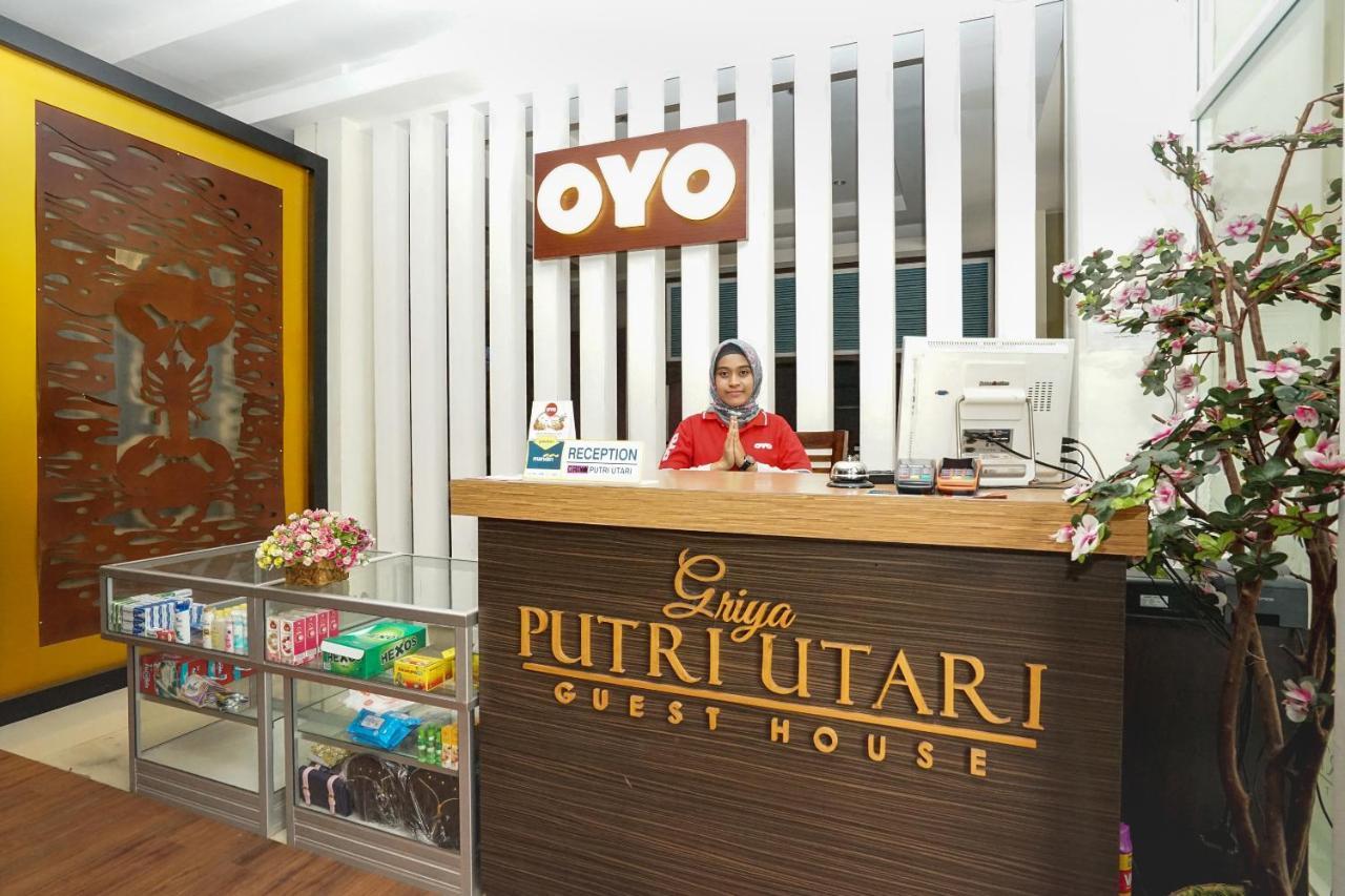 Oyo 282 Putri Utari Residence Маланг Екстериор снимка